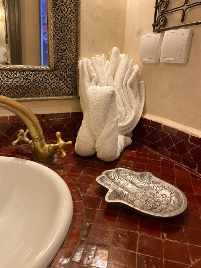 Riad Privatise Jusqu A 5 Personnes A 5 Minutes Place Jemma El Fna Loue Avec Menage Et Petit Dejeuner Compris Marrakesch Exterior foto
